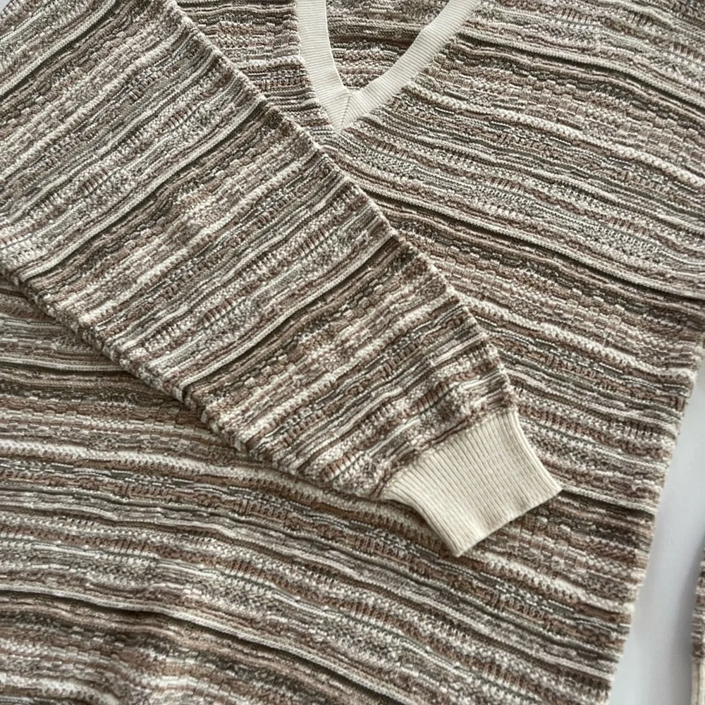 Tundra Cotton V Neck Sweater Large Coogi